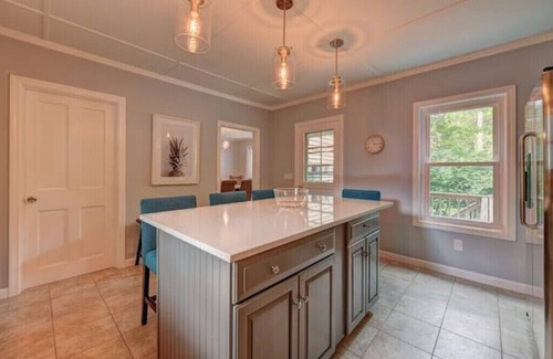 Lenox House | Colonial House, w/Yard,7min walk to Downtown Lenox