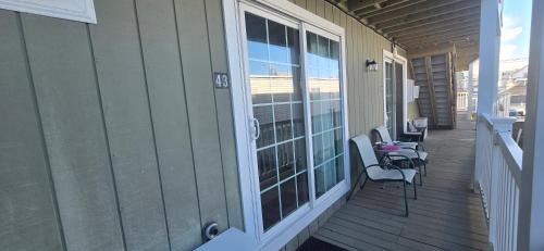 Hampton Apartment | Colonial Seaside 43