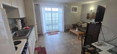 Hampton Apartment | Colonial Seaside 43