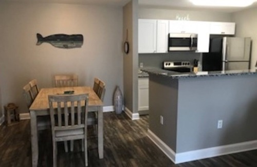 Oak Condo | Colony Club at Drakes Landing