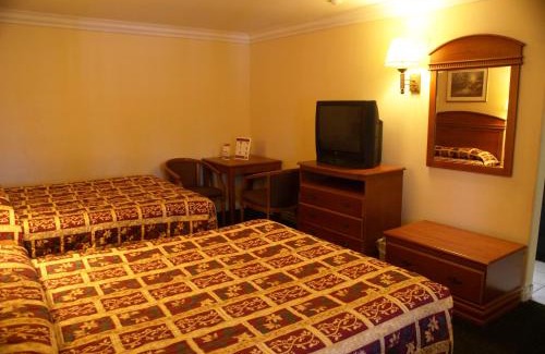 Northwest Anaheim Hotel | Colony Inn