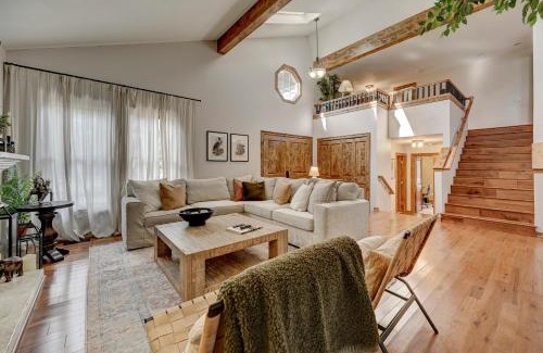 Southwest Colorado Springs House | Colorado Adventure-Mountain Bliss Hot Tub & Wifi