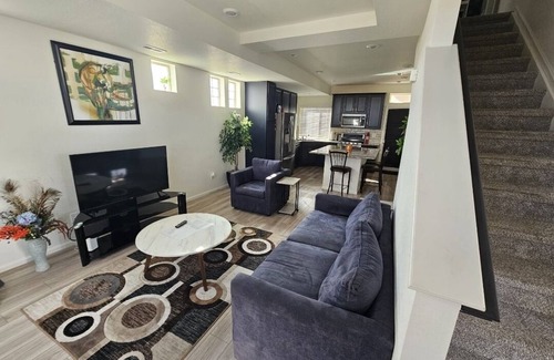 Commerce City House | Colorado Charm getaway. Quiet and Cozy