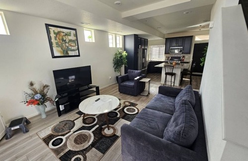 Commerce City House | Colorado Charm getaway. Quiet and Cozy