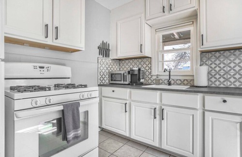 Colorado Springs House | Colorado Cottage! Downtown, OCC w Patio!