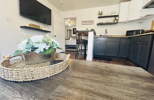 North Alameda House | COLORADO GUEST HOUSE CLOSE TO RED ROCKS, MOUNTAINS, & MINUTES FROM DENVER CITY