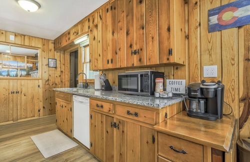 Cascade House | Colorado Mountain House - Views and a Hot Tub!