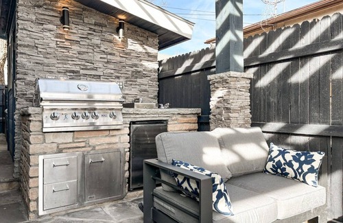 Colorado Springs House | Colorado Spa Retreat | HOT TUB/SAUNA | downtown
