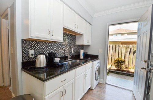 Virginia Park Apartment | Colorful 2BR by Virginia Park w/Work Desk + Garden
