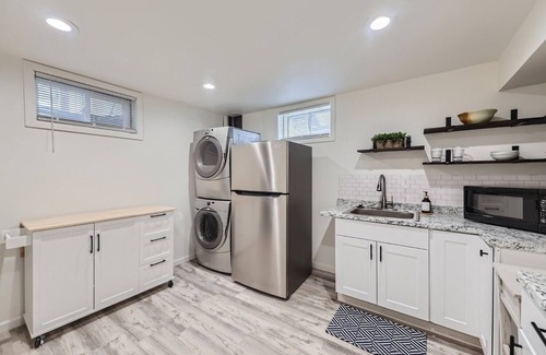 Northglenn House | Colorful Colorado Home: 5BR, 2BA - 20 min to Denver
