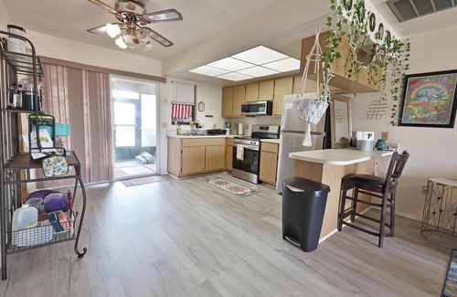 San Carlos Park Apartment | Colorful & Comfortable Fort Myers Hideaway – 15 Mins to FGCU & Beaches!