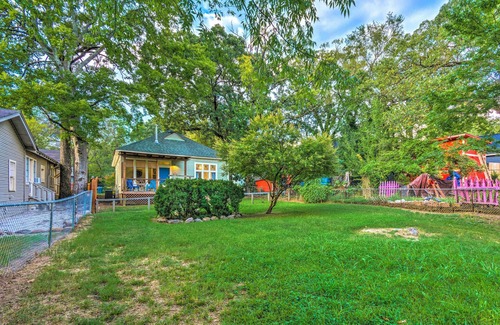 Hillcrest Cottage | Colorful Cottage w/Deck ~ 5 Mi to Downtown!