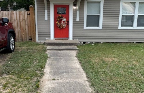 North Little Rock House | Colorful, Cozy and Comfy