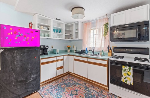 Columbus Apartment | Colorful Historic Uptown Home close to Hospitals, Ft Benning/Moore and CSU
