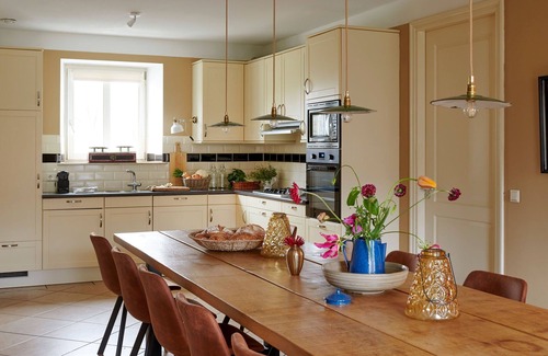 Schafelt House | Colorful Holiday Home in Baarlo near Boating with Hot Tub