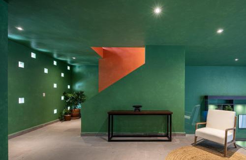 Zona Centro House | Colorful & Lively Centro Gem 5BR, Rooftop Patio