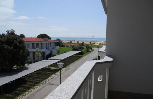 Bibione Lido del Sole Apartment | Colorful modern flat next to the beach - Beahost