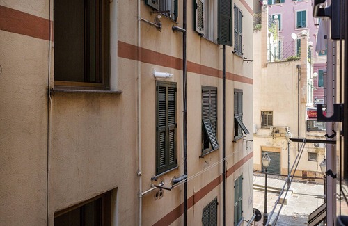Pre Apartment | Colour and Comfort in the City Centre by Wonderful Italy