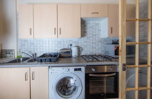 Leith Apartment | Colourful&Bright Apartment by Carlton Hill