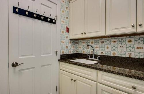 The Pines House | Columbia avenue 109