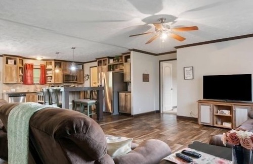 Columbia House | Columbia Countryside 4 bedroom home