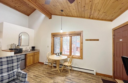 Woodland Park Bed & Breakfast | Columbine B Cabin Suite
