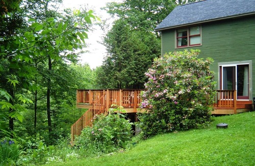 Waitsfield House | Columbus Day Weekend just opened up! Epic foliage this year!