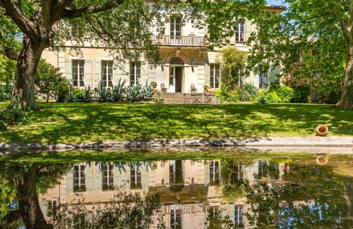 Saint-Hippolyte-le-Graveyron Apartment | Comfortable air-conditioned gîte, park and swimming pool, near Ventoux cyclists welcome