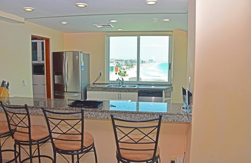 Zona Hotelera Condo | Combo #323-Tim’s Ocean Condos – Beachfront with Big Terraces Incredible Views!