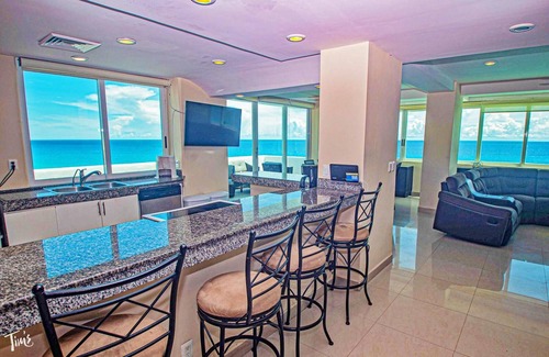 Zona Hotelera Condo | Combo #324-Tim’s Ocean Condos – Beachfront with two Private Spacious Terraces!