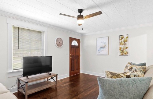 East Ridge House | Come and enjoy this Cute and cozy home