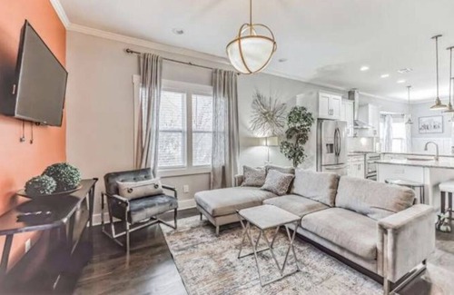West End House | Come book a relaxing stay at the Golden Sunshine Retreat in ATL!