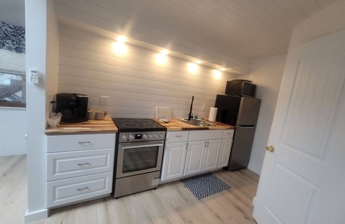 Ocean Park Condo | Come enjoy 7 miles of beaches in sunny OOB in this 2 bedroom condo.