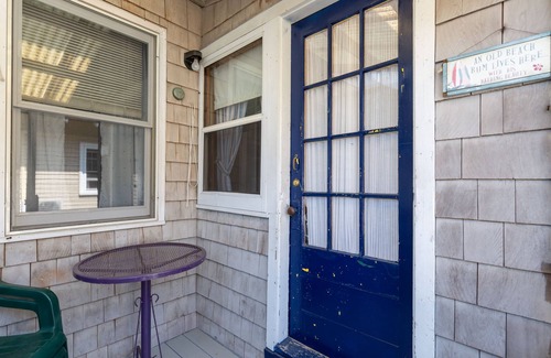 Ocean Park Condo | Come enjoy 7 miles of beaches in sunny OOB in this 2 bedroom condo.