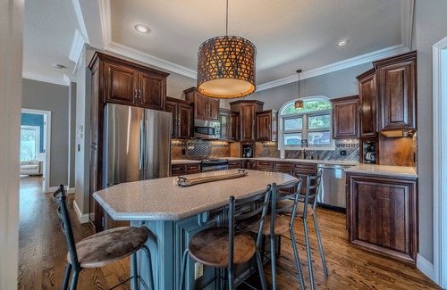 Lake Ozark House | Come Enjoy Autumn at the Lake – Luxury Home with Dock, Ramp & Relaxing Views