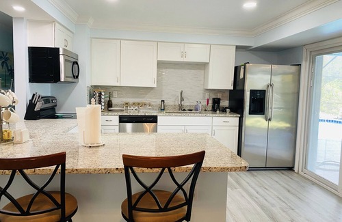 Isles of Capri House | Come enjoy paradise on Isles of Capri in Naples, FL for your next vacation!