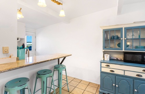 Ocean Shores Condo | Come for the Surf & Stay at Sandy Days Condo