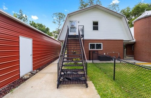 Silver Springs Apartment | Come & get Away from it all!
