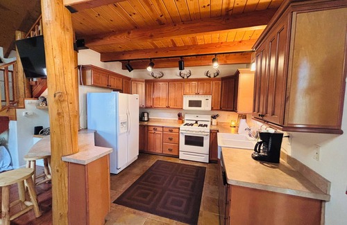 Alpine Cabin | Come Get Cozy in The Coues Cabin