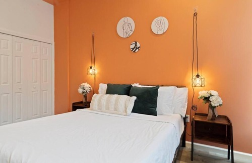 North Philadelphia West Apartment | COME HOME TO GROCERIES! ENTIRE APT, NEAR CNTR CiTY