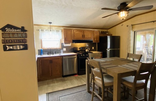 Benton House | Come relax at this beautiful 2 br 1b on KY LAKE