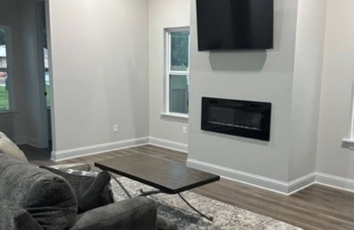 Shreveport House | Come relax in Toussaint's Tucked Away Retreat.