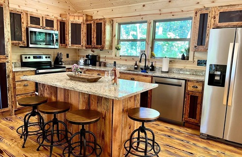 Murphy Cabin | Come Rest, Relax and Explore at the Tipsy Elk Cabin!