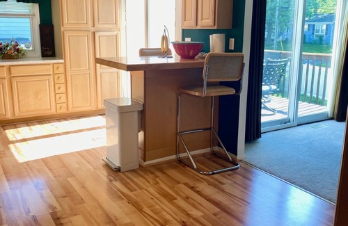 Arnold House | Come Seize the Bay! 4 miles from the Navy Campus
