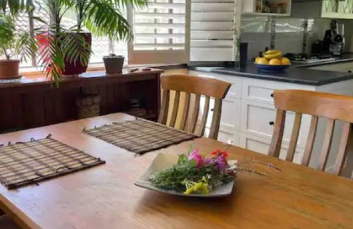 Bundanoon House | Come stay at our Cosy Cottage in Bundanoon. Short walk to cafes and restaurants.