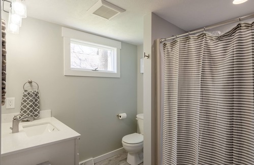 Middleville House | Come stay right on Gun Lake! Lake toys included! Dock your boat or rent ours!