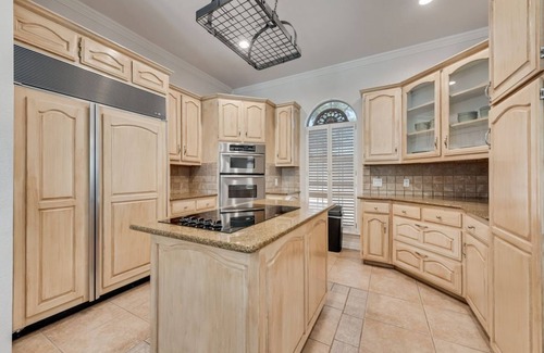 Fort Worth House | Come Take a Splash at Updated Beautiful Home!