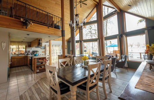 Oroville House | Come to Oroville and stay at the Robbins Nest, your home away from home.
