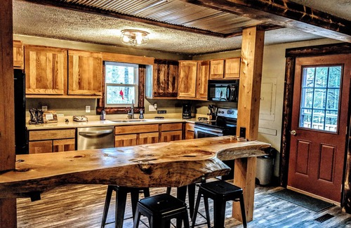 Lake Toxaway Cottage | Come unplug and relax in our cabin nestled in the blueridge mountains!