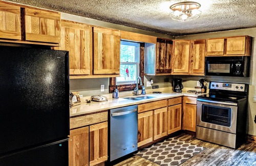 Lake Toxaway Cottage | Come unplug and relax in our cabin nestled in the blueridge mountains!
